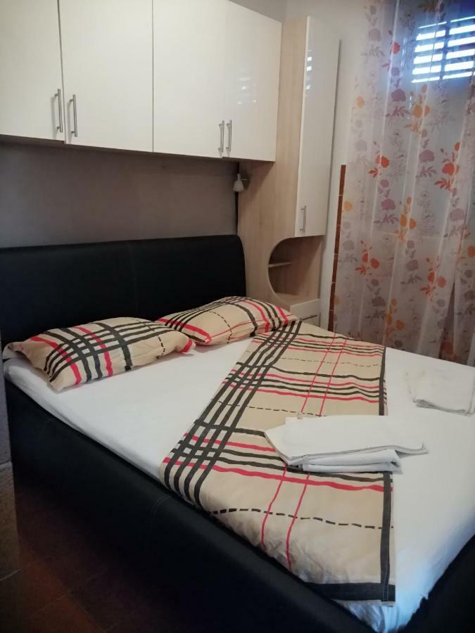 Apartmani Petra 沃希 外观 照片